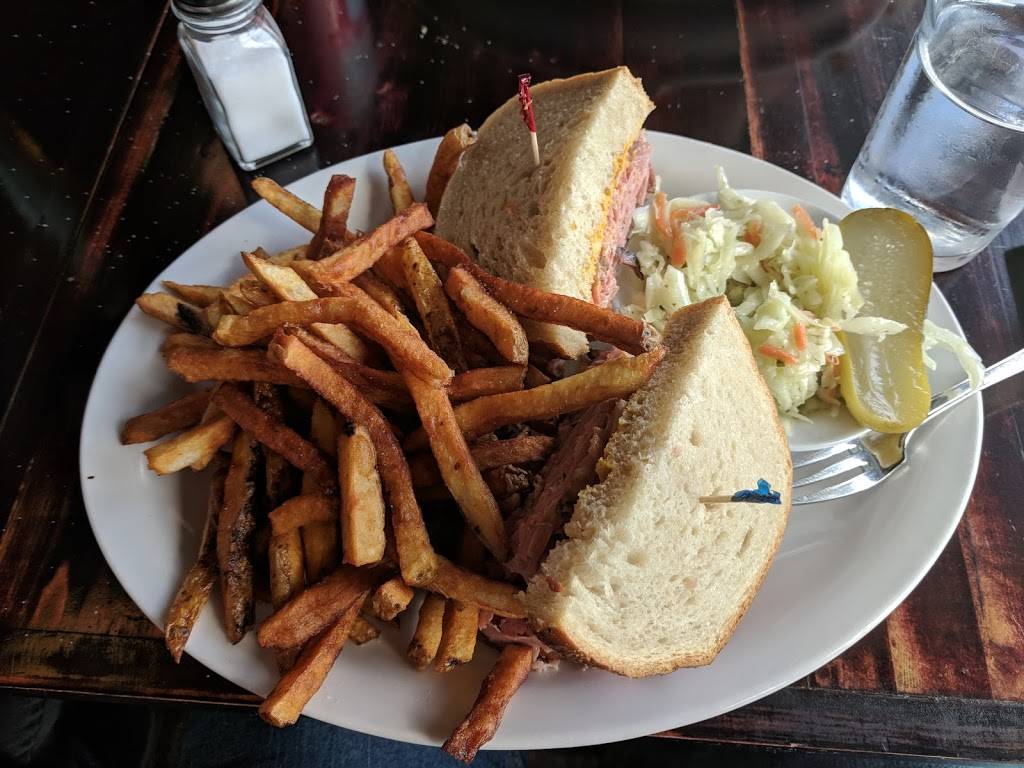 Corned Beef House | restaurant | 120 Whitmore Rd #19, Woodbridge, ON L4L 6A4, Canada | 9052658989 OR +1 905-265-8989