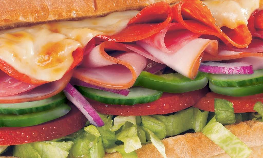Subway | meal takeaway | 4907 Bathurst St, Toronto, ON M2R 1X8, Canada | 4165129574 OR +1 416-512-9574