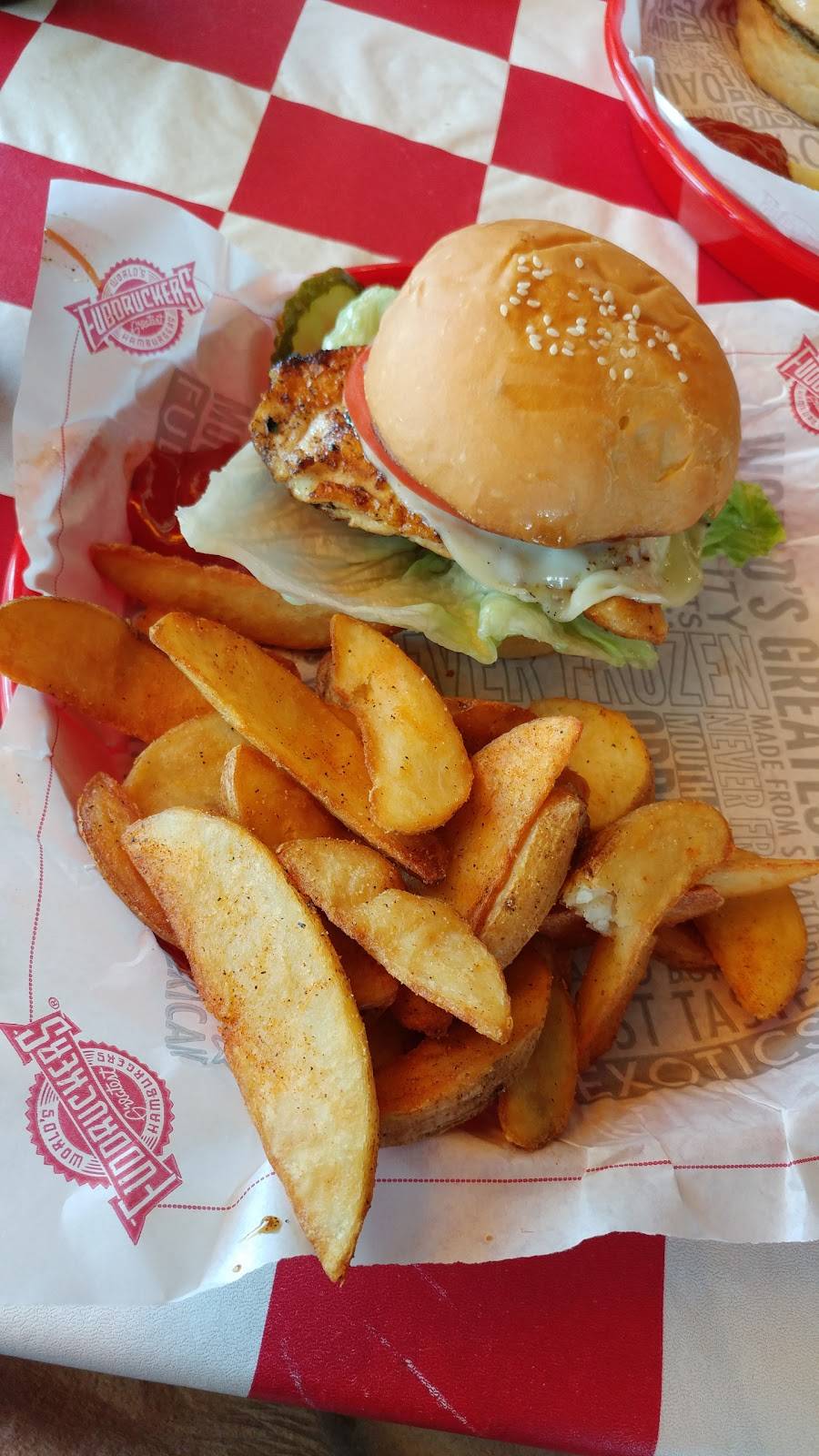 Fuddruckers | restaurant | 1940 N Main St, Walnut Creek, CA 94526, USA | 9259431450 OR +1 925-943-1450