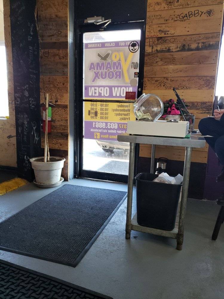 Yo Mama Roux | restaurant | 8950 E 10th St, Indianapolis, IN 46219, USA | 3176039861 OR +1 317-603-9861