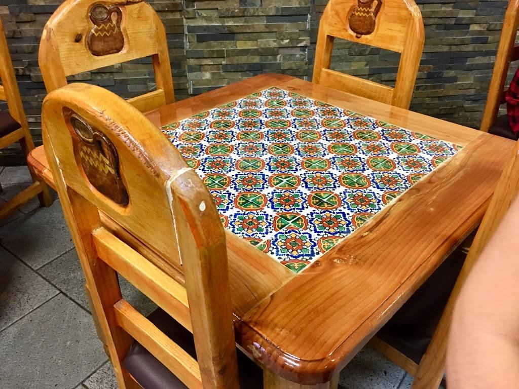 Chilo Y Chela Restaurant | restaurant | 4213 W North Ave, Chicago, IL 60639, USA | 7732692052 OR +1 773-269-2052