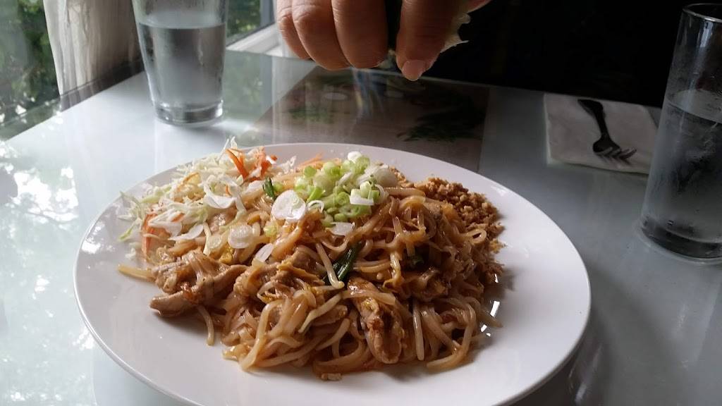 Phad Thai | restaurant | 602 Main St N, Coupeville, WA 98239, USA | 3606786963 OR +1 360-678-6963