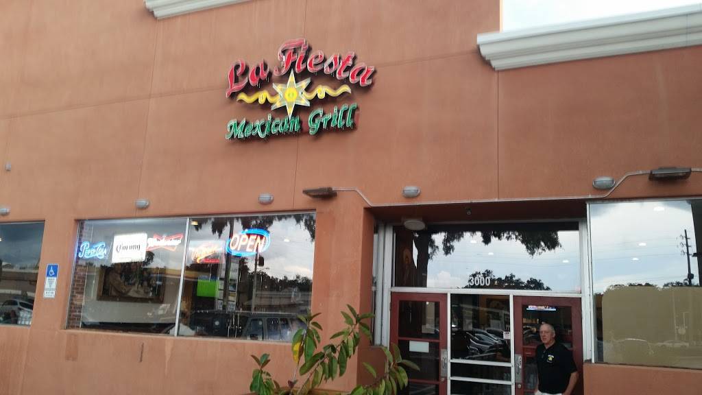La Fiesta Mexican Grill | restaurant | 3000 Curry Ford Rd, Orlando, FL 32806, USA | 4079854340 OR +1 407-985-4340