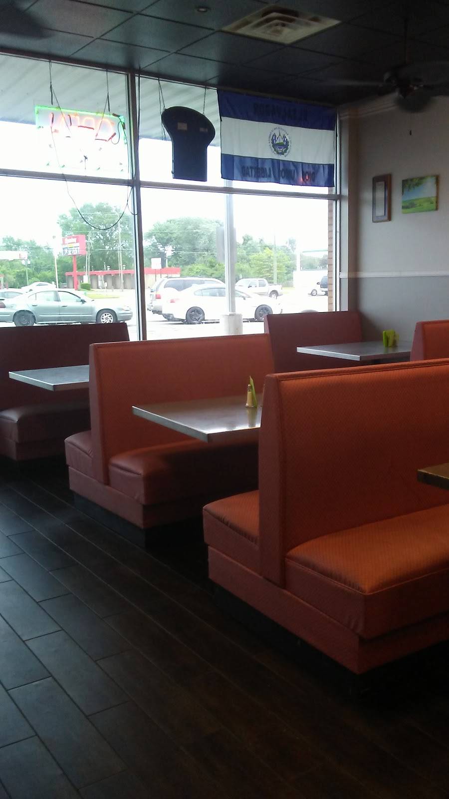 Taqueria los primos | restaurant | 4558 Shadeland Ave, Lawrence, IN 46226, USA | 3173774005 OR +1 317-377-4005