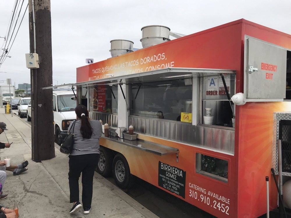 Birrieria Gomez | restaurant | 10670 S La Cienega Blvd, Lennox, CA 90304, USA | 4242196292 OR +1 424-219-6292