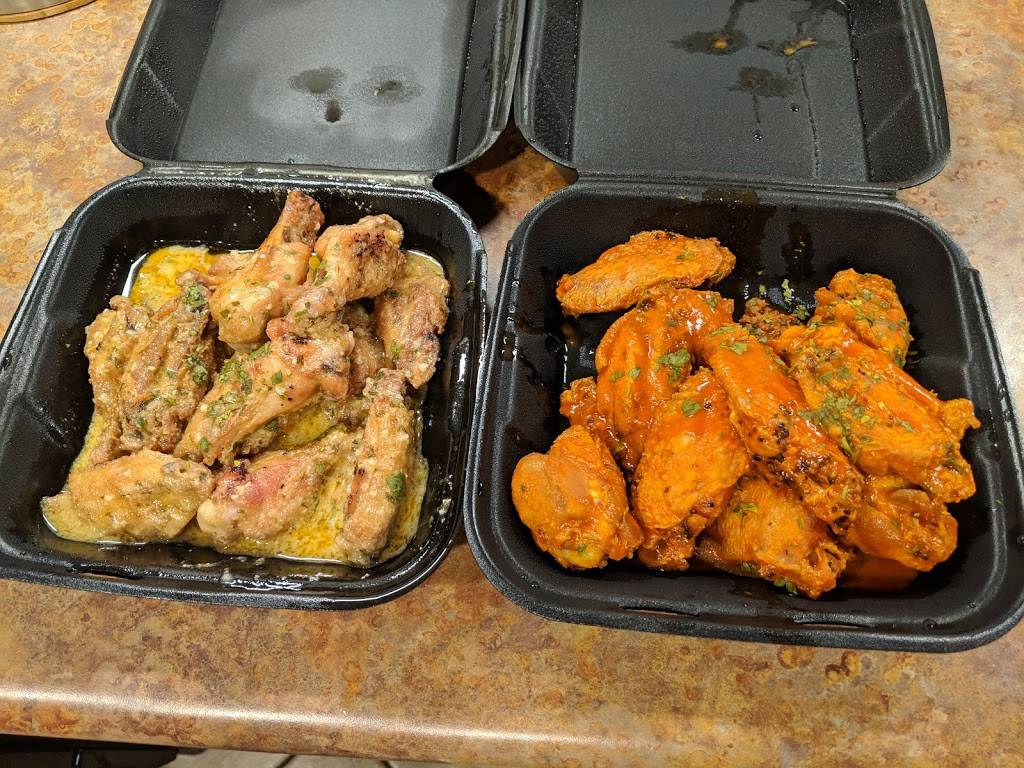 TIToS pizza & wings + bar | restaurant | 15980 S Rancho Sahuarita Blvd, Sahuarita, AZ 85629, USA | 5208380514 OR +1 520-838-0514