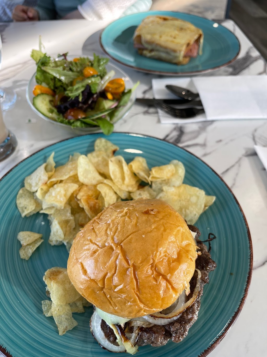 Cafe Sophie | restaurant | Montgomery County Airpark, 7940 Airpark Rd, Gaithersburg, MD 20879, USA | 2402614189 OR +1 240-261-4189