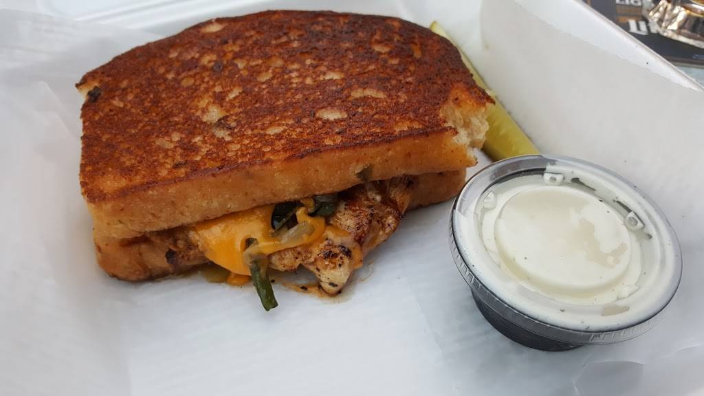 Third Base | restaurant | 3107 S Interstate 35, Round Rock, TX 78664, USA | 5123882273 OR +1 512-388-2273