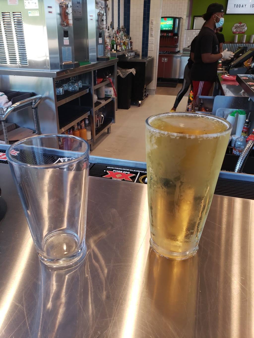 Fuzzys Taco Shop | restaurant | 104 W Pleasant Run Rd, DeSoto, TX 75115, USA | 4692974924 OR +1 469-297-4924