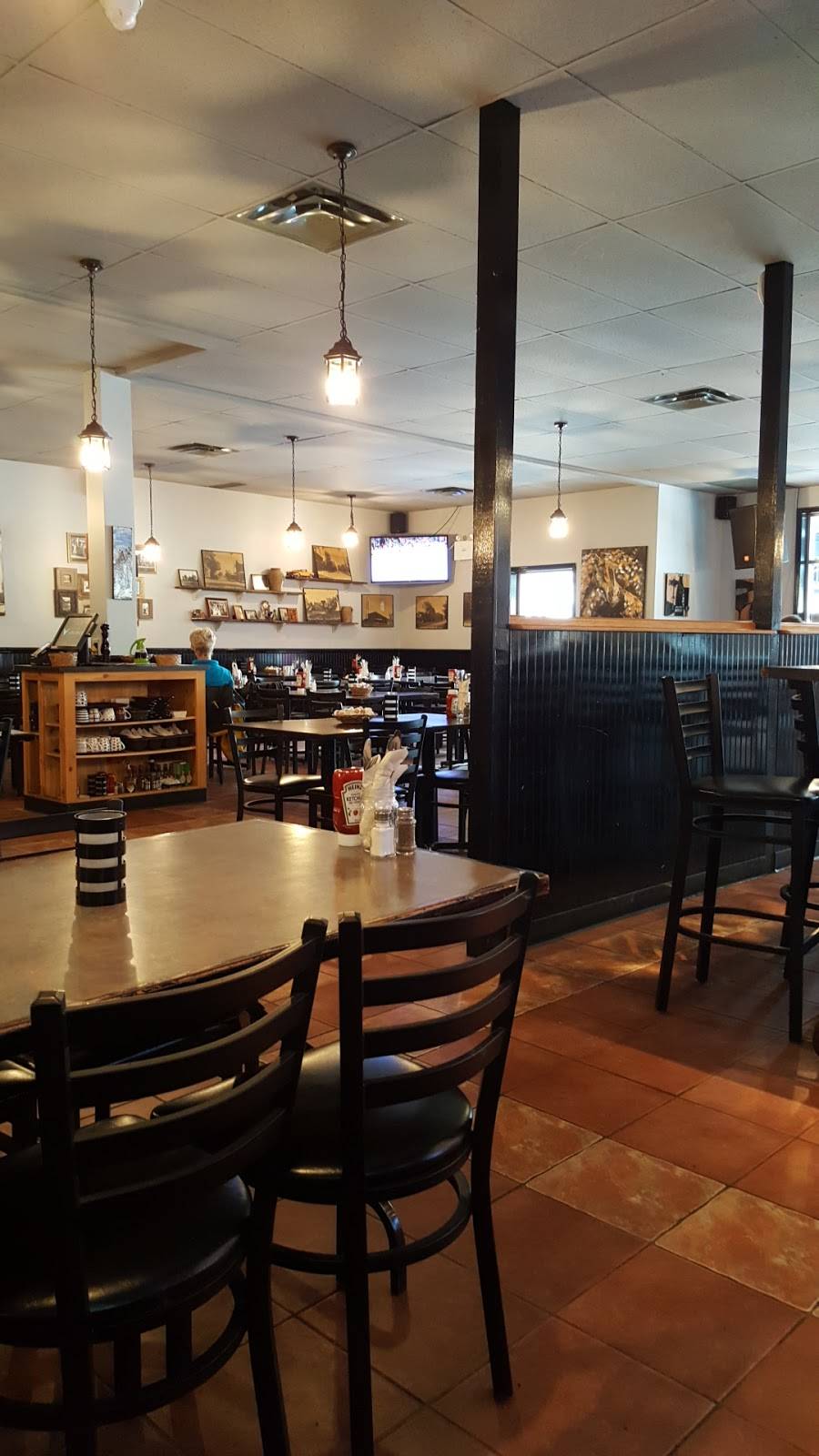 Café Bistro lAncestral | restaurant | 153 Boulevard Ste Anne, Sainte-Anne-des-Plaines, QC J0N 1H0, Canada | 4509414060 OR +1 450-941-4060