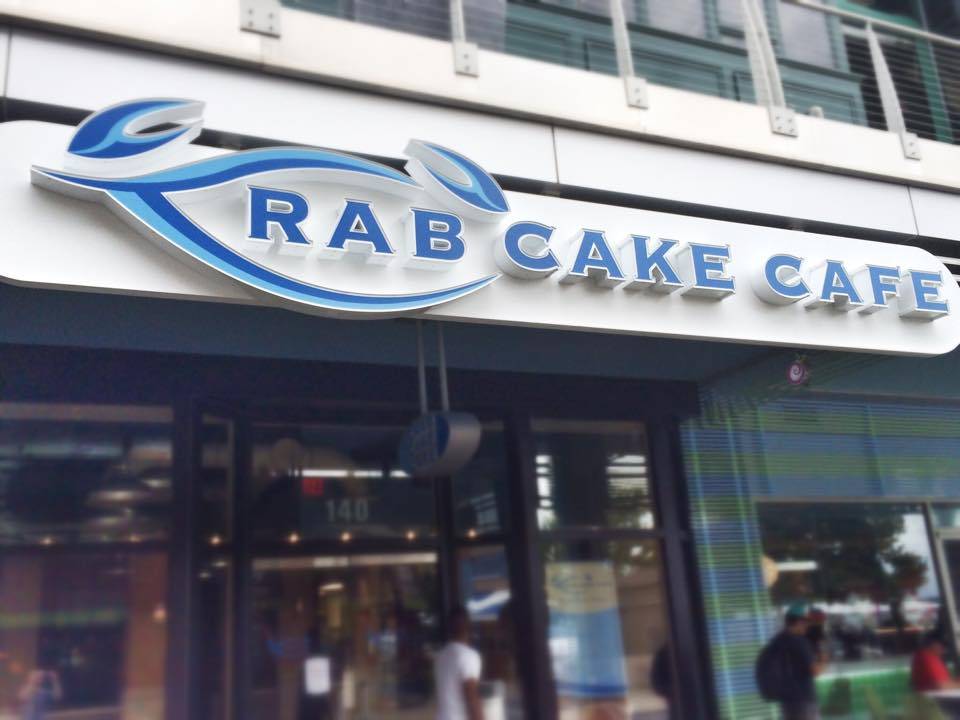 Crab Cake Cafe | restaurant | 140 National Plaza, Oxon Hill, MD 20745, USA | 2407662063 OR +1 240-766-2063