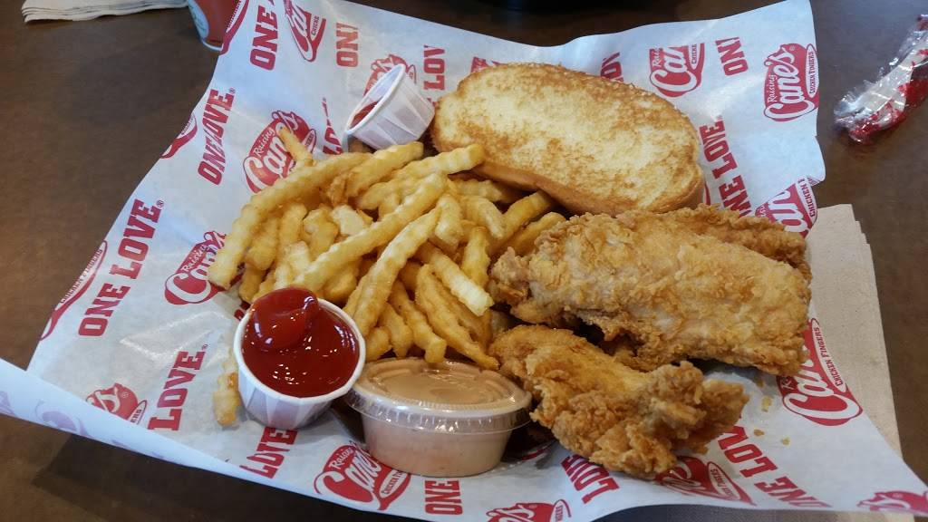 Raising Canes Chicken Fingers | meal takeaway | 9570 S Western Ave, Evergreen Park, IL 60805, USA | 7084231287 OR +1 708-423-1287