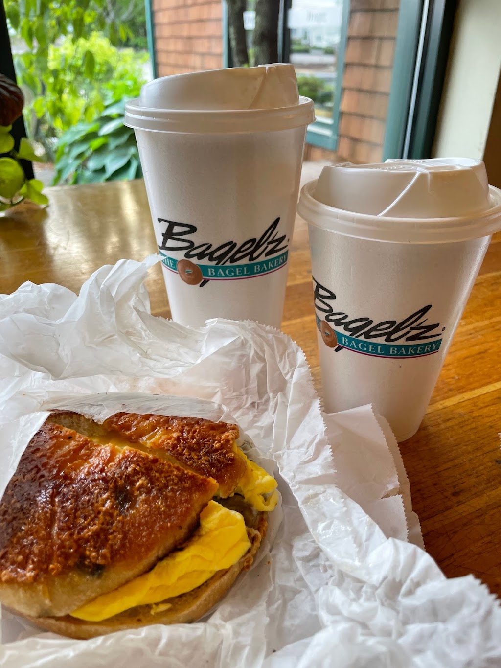 Bagelz of Wakefield | bakery | 90 Pershing Ave, South Kingstown, RI 02879, USA | 4017839700 OR +1 401-783-9700