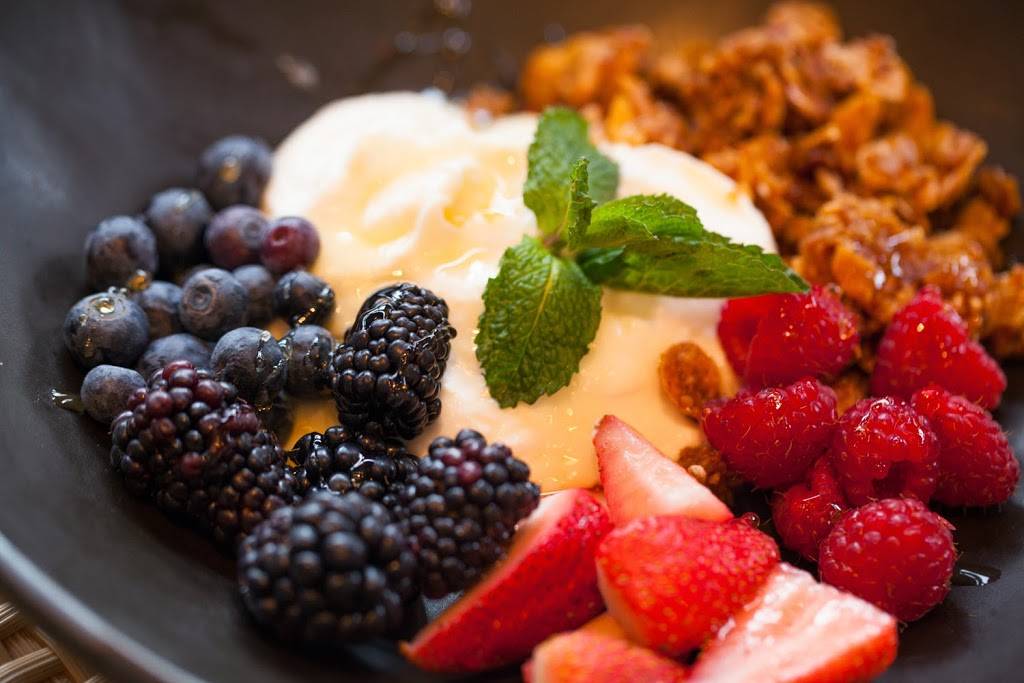 Summer House Santa Monica | restaurant | 1954 N Halsted St, Chicago, IL 60614, USA | 7736344100 OR +1 773-634-4100