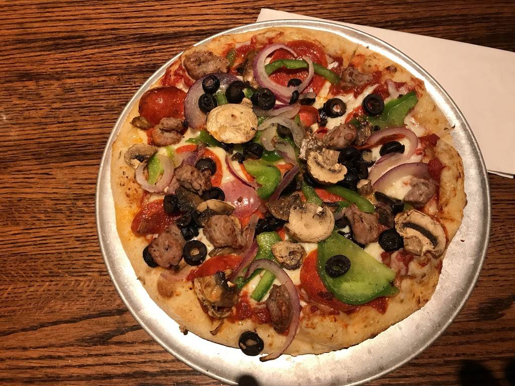 Old Chicago Pizza and Taproom | restaurant | 2100 Snelling Ave N Suite 64, Roseville, MN 55113, USA | 6516390303 OR +1 651-639-0303