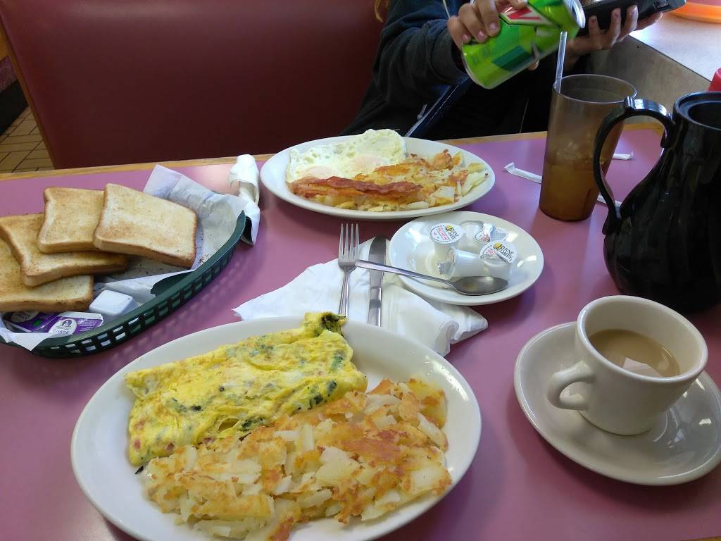 J&J family restaurant | restaurant | 3268 Kensington Ave, Philadelphia, PA 19134, USA | 2154258881 OR +1 215-425-8881