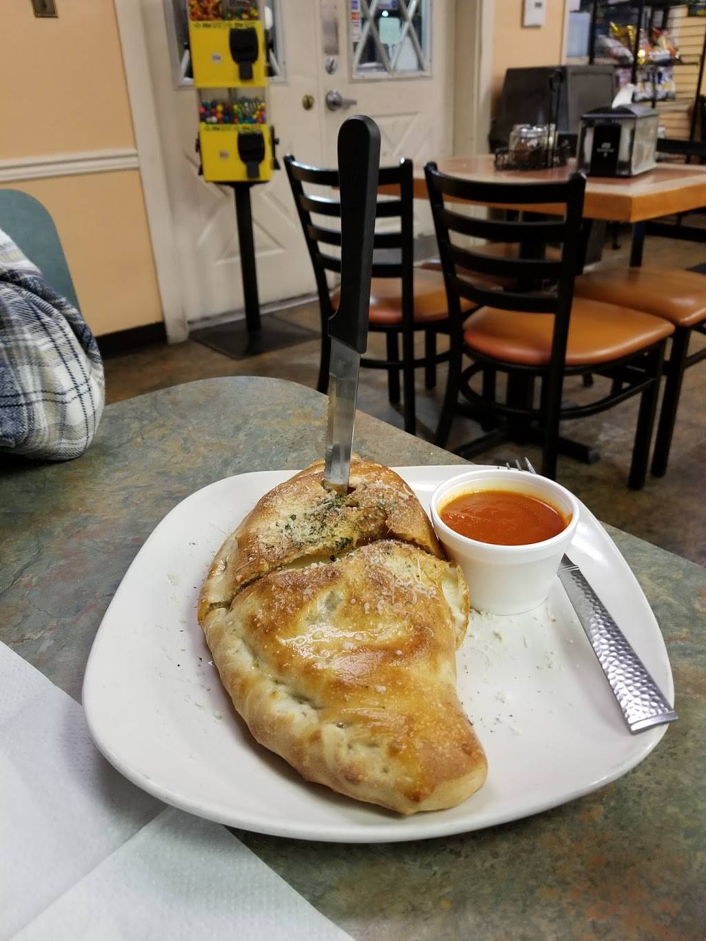 Chriss New York Pizzeria | restaurant | 128 N Reading Rd, Ephrata, PA 17522, USA | 7177216003 OR +1 717-721-6003