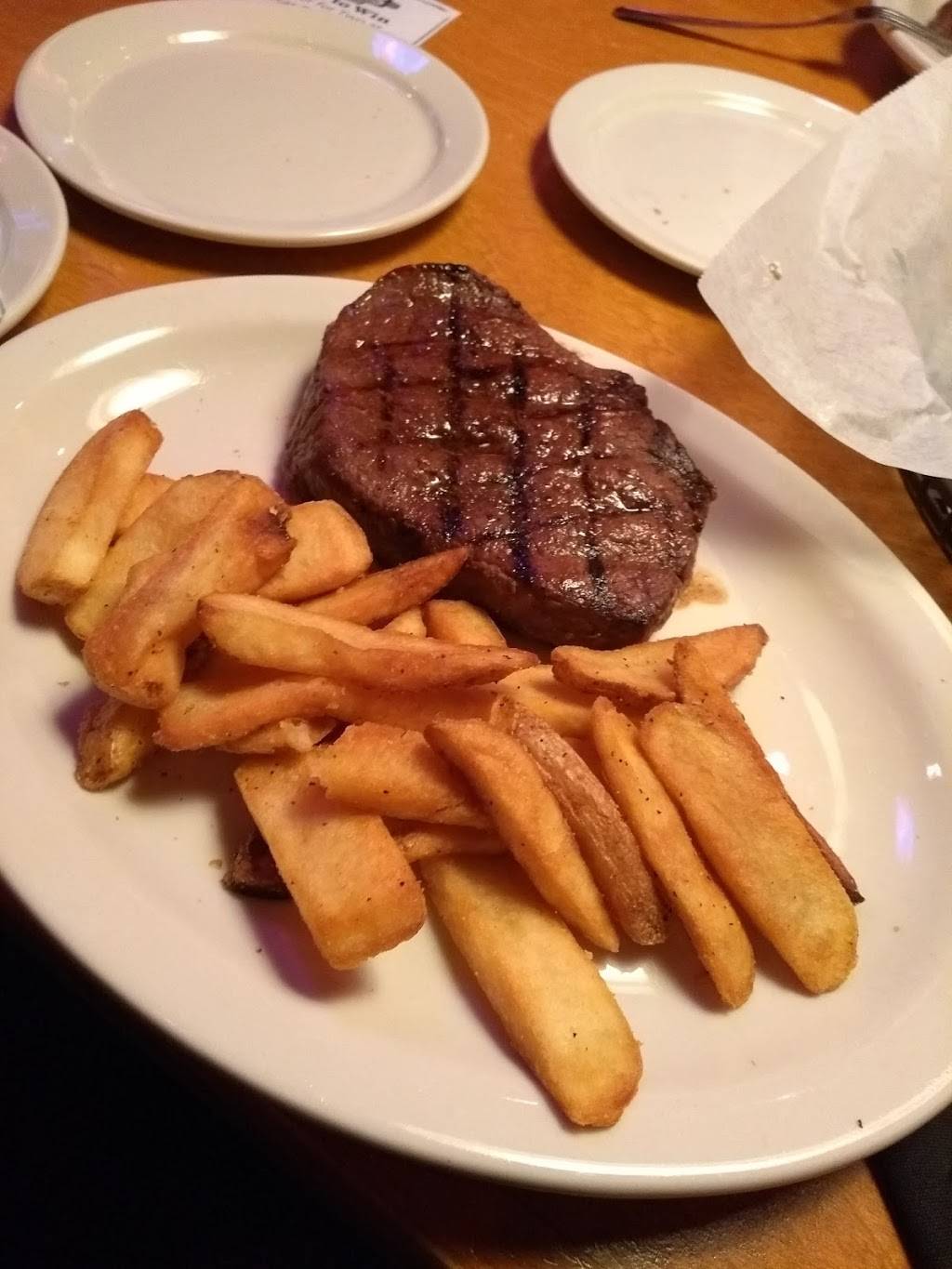 Texas Roadhouse | restaurant | 2513 Plaza Ct, Waukesha, WI 53186, USA | 2627987427 OR +1 262-798-7427