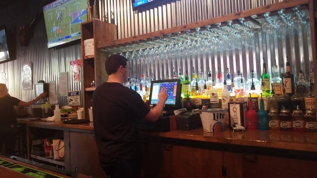 sidelines grill | restaurant | 220 Ren Mar Dr, Pleasant View, TN 37146, USA | 6157464252 OR +1 615-746-4252