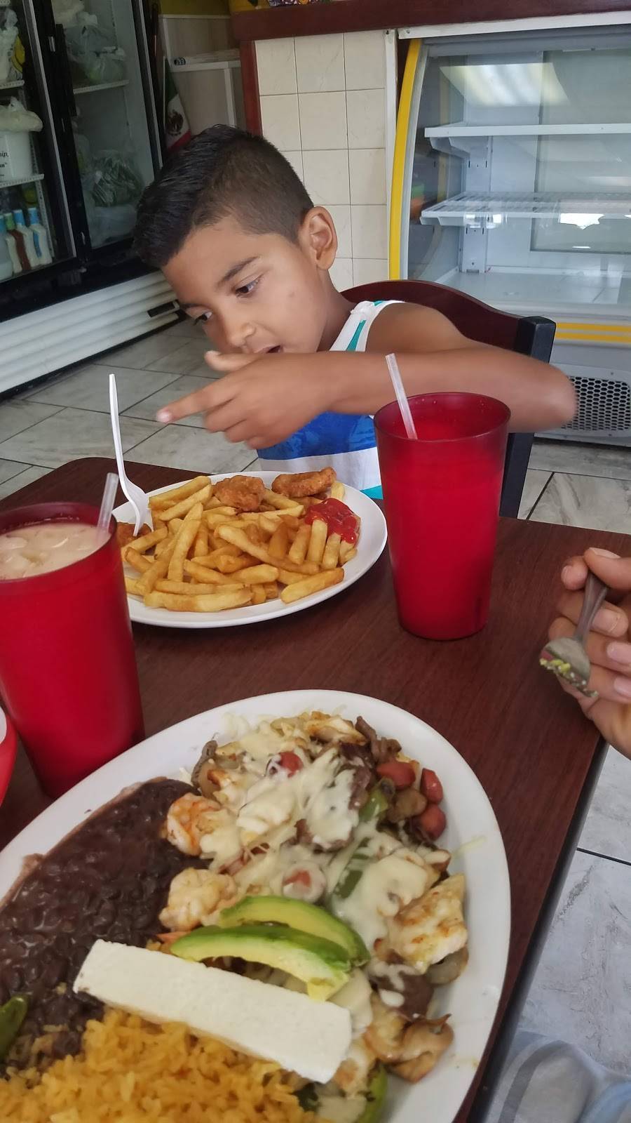 Mi Tierra Restaurant & Bakery | restaurant | New Brunswick, NJ 08901, USA | 7322491179 OR +1 732-249-1179