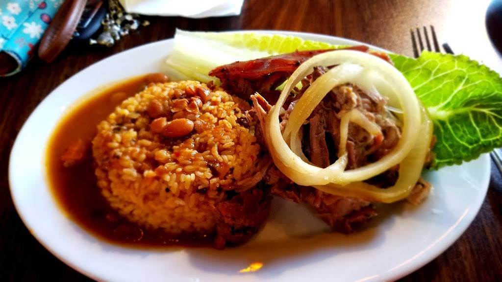 Santiagos Family Restaurant | restaurant | 34 Franklin St, Westfield, MA 01085, USA | 4135620210 OR +1 413-562-0210