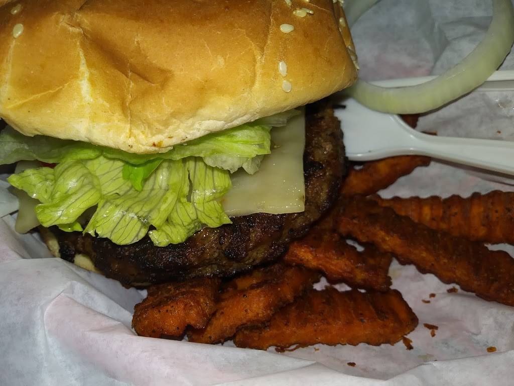 Broncos Sports Bar & Grill | restaurant | 900 Airport Fwy #166, Hurst, TX 76054, USA | 8174980600 OR +1 817-498-0600