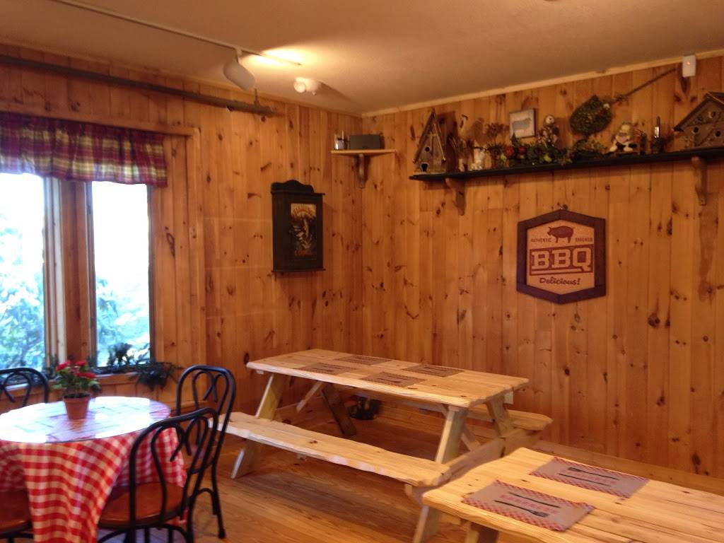 Holy Smokes BBQ | restaurant | 3363 Beech Mountain Pkwy, Beech Mountain, NC 28604, USA | 8283874200 OR +1 828-387-4200