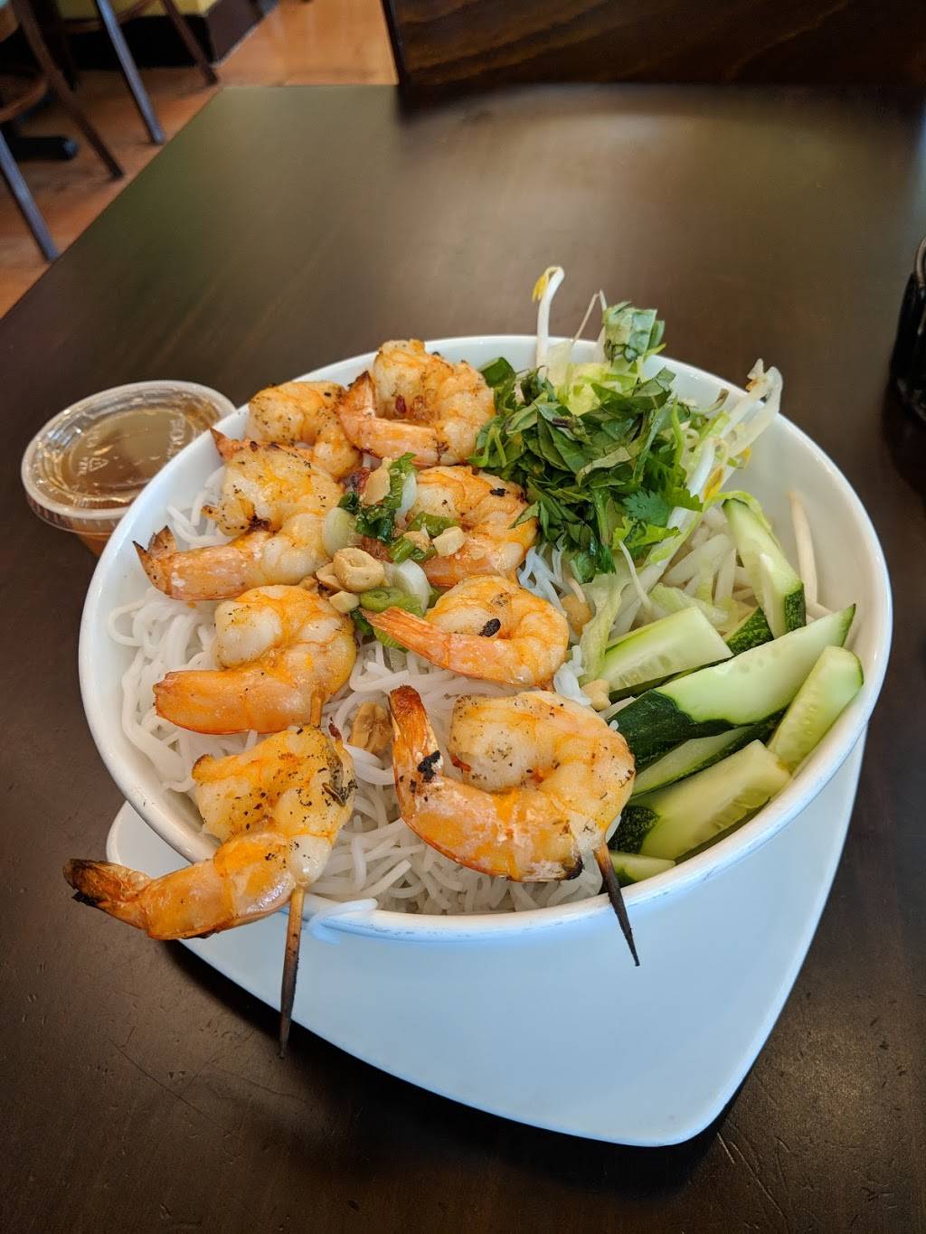 Four Sisters Grill | restaurant | 3035 Clarendon Blvd, Arlington, VA 22201, USA | 7032439020 OR +1 703-243-9020