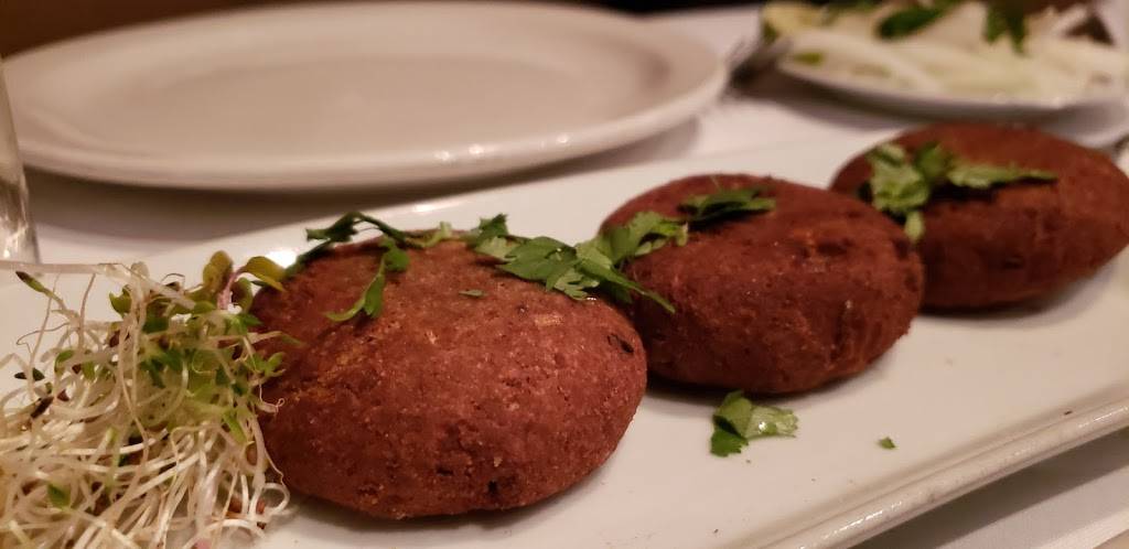 Delhi Bistro | restaurant | 2214 Queen St E, Toronto, ON M4E 1E9, Canada | 6473516112 OR +1 647-351-6112