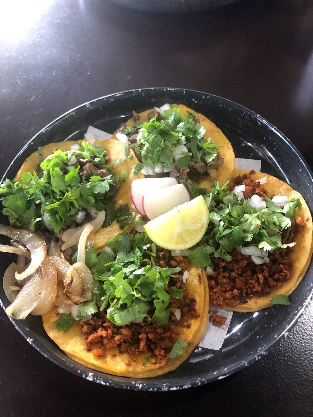 Chilolos tacos | restaurant | 6538 4th Ave S, Seattle, WA 98108, USA | 2062574056 OR +1 206-257-4056