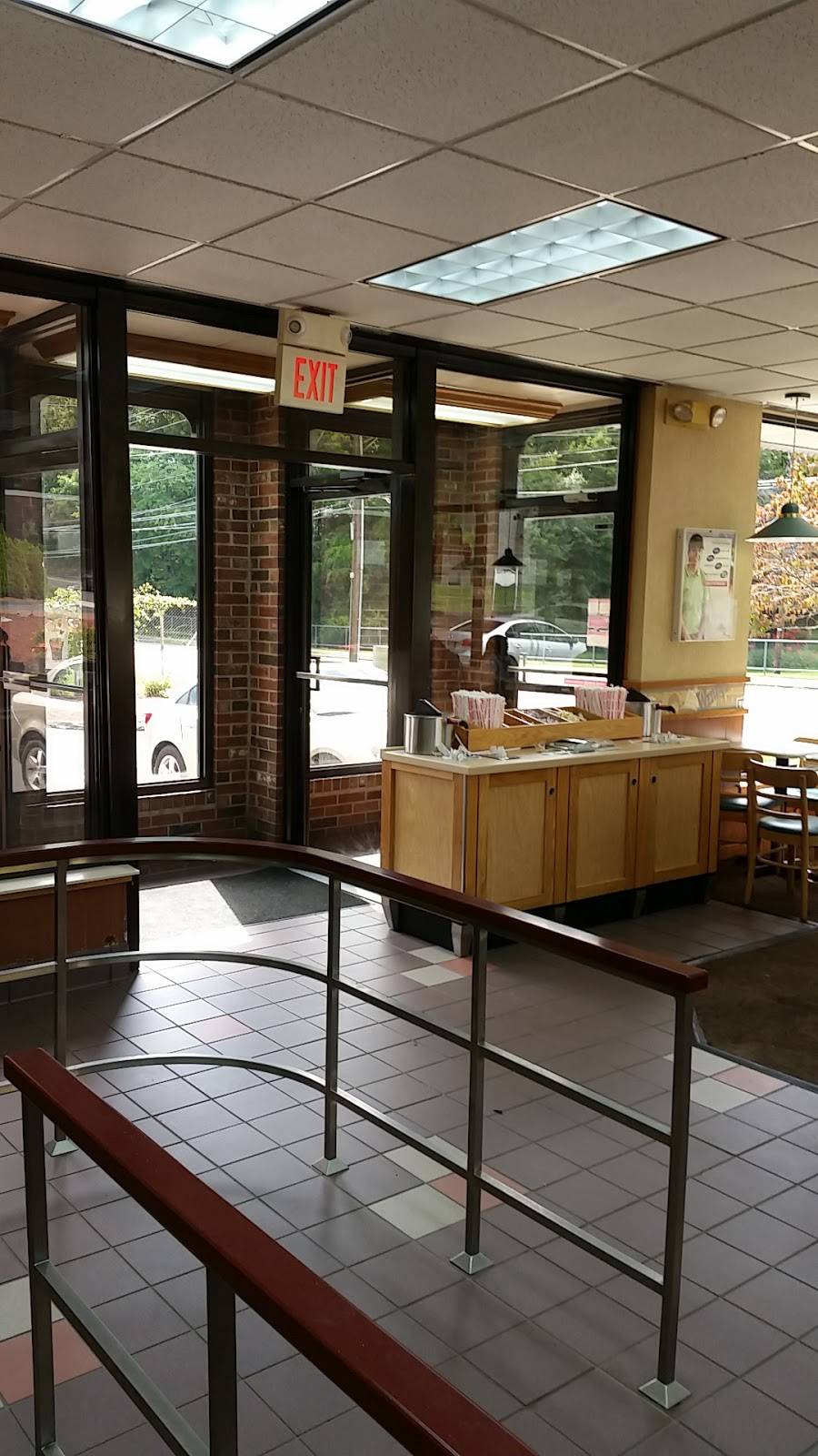 Wendys | restaurant | 306 Prospect Ave, Hartford, CT 06106, USA | 8602008505 OR +1 860-200-8505