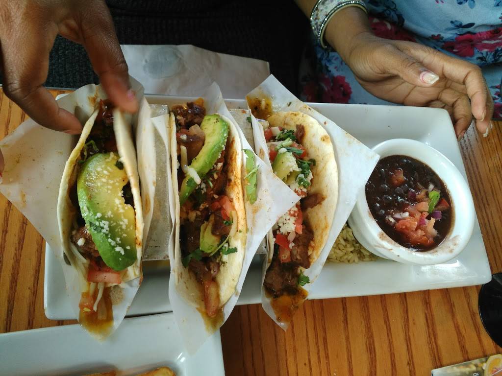 Chilis Grill & Bar | meal takeaway | 10237 N Metro Pkwy W, Phoenix, AZ 85051, USA | 6029974600 OR +1 602-997-4600