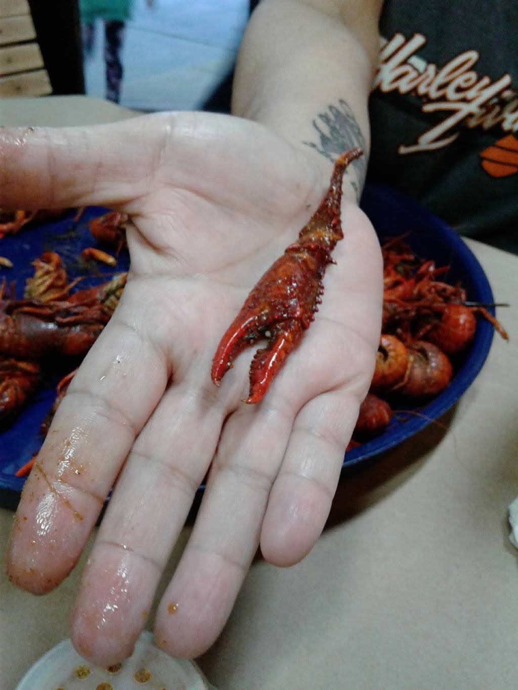 Little Eagle Seafood | restaurant | 1813 S Bayou Dr, Golden Meadow, LA 70357, USA | 9854755122 OR +1 985-475-5122