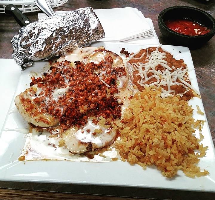 Taqueria La Perlita | restaurant | 495 N 22nd St, Decatur, IL 62521, USA | 2173308008 OR +1 217-330-8008