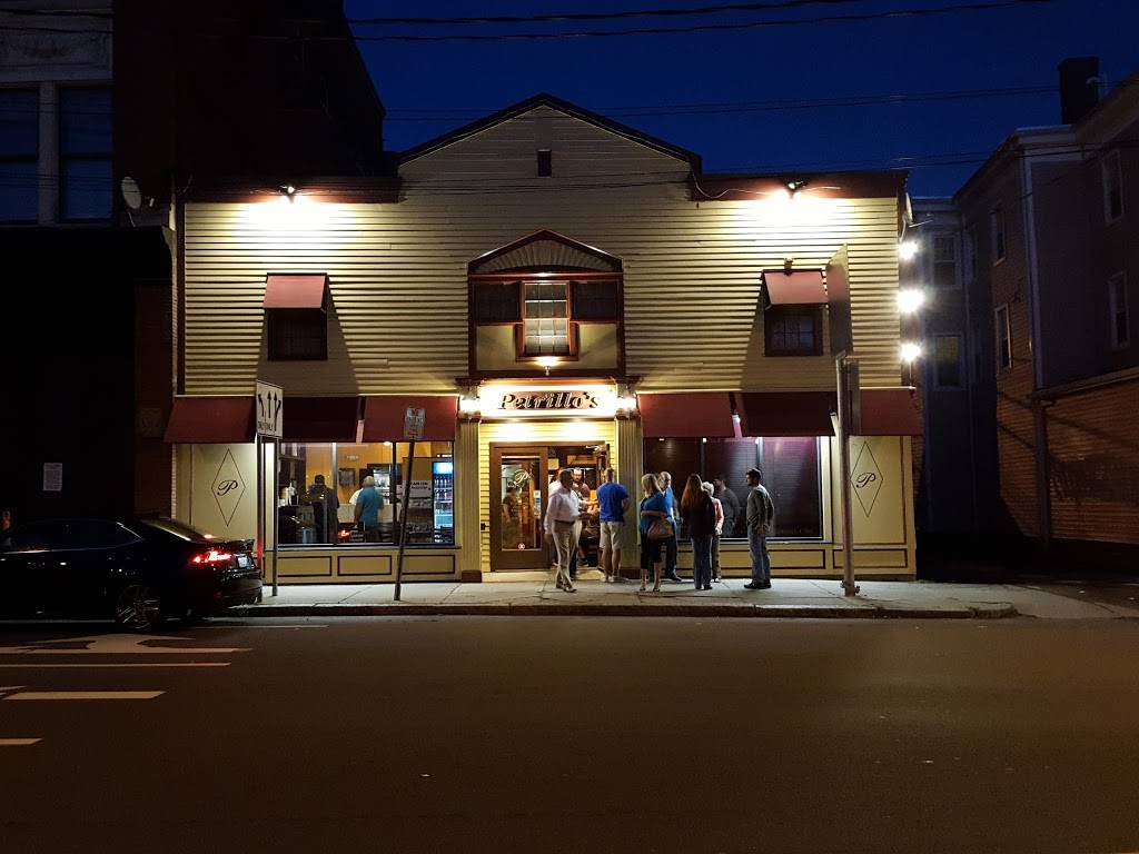 Petrillos Italian Kitchen | restaurant | 6 Foster St, Peabody, MA 01960, USA | 9789775330 OR +1 978-977-5330