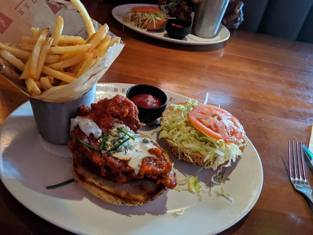 Redstone American Grill | restaurant | 20 3rd Ave, Burlington, MA 01803, USA | 7812290330 OR +1 781-229-0330