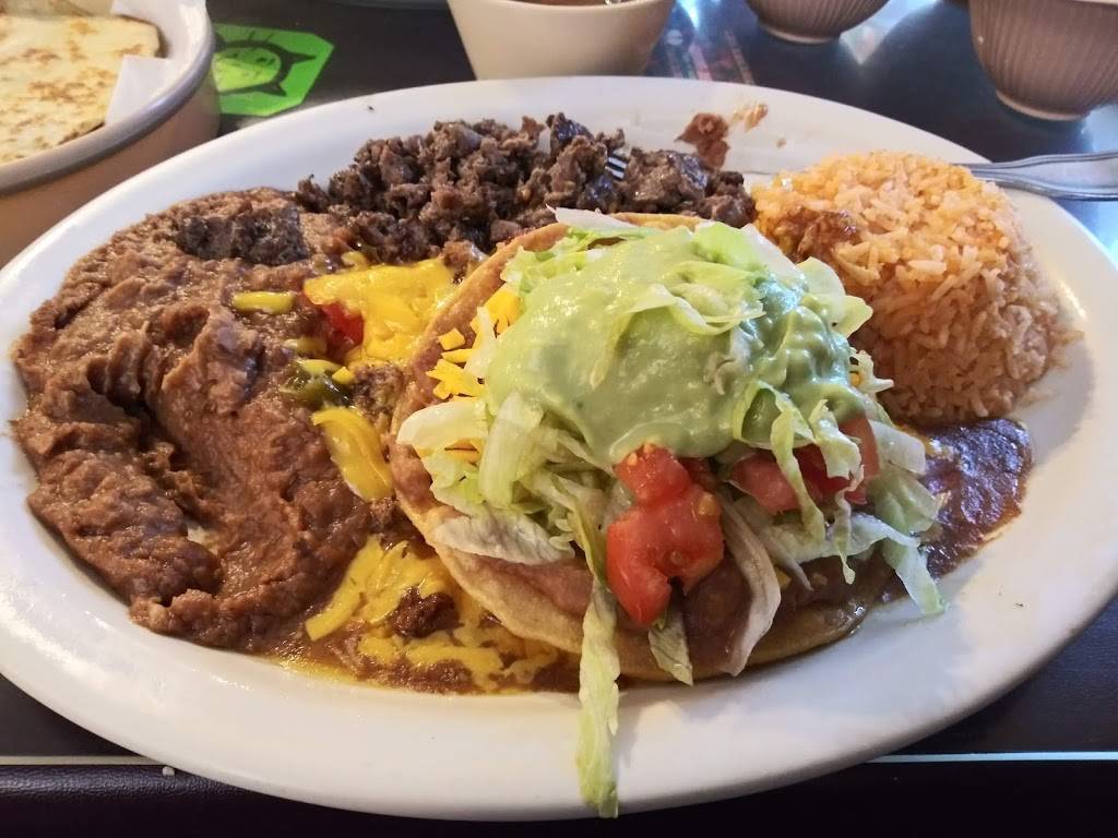 Taqueria El Chilaquil | restaurant | 1821 W Commerce St, San Antonio, TX 78207, USA | 2102265410 OR +1 210-226-5410