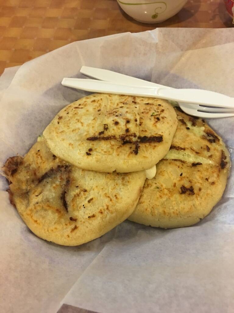 Dona Bessy Pupuseria | restaurant | 3703, 77 N Glebe Rd, Arlington, VA 22203, USA | 7032489400 OR +1 703-248-9400