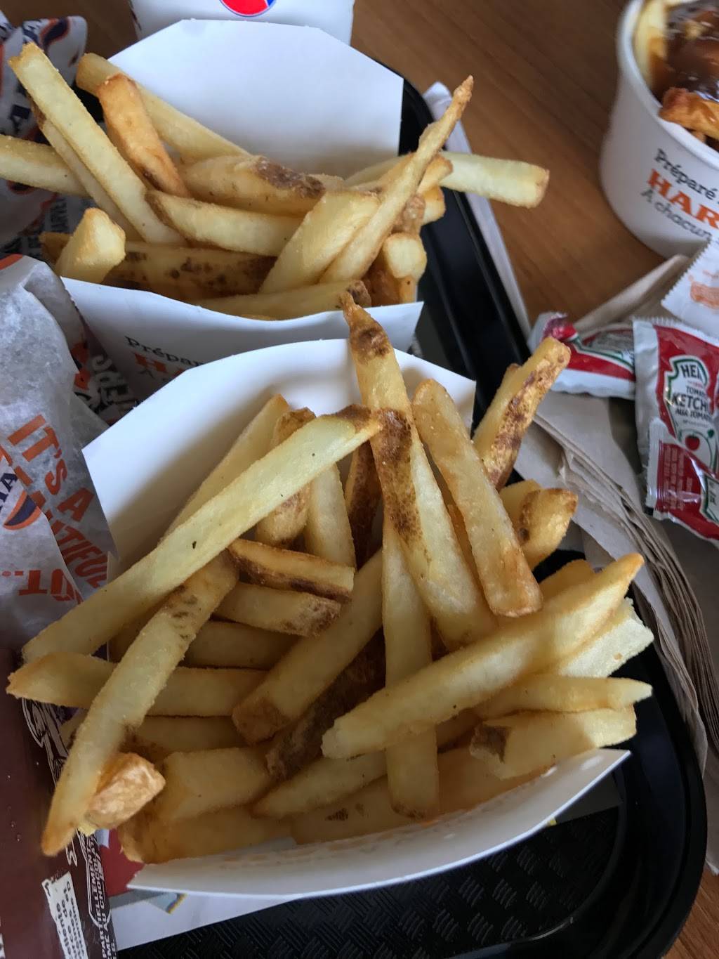 Harveys | restaurant | 6430 Erin Mills Pkwy, Mississauga, ON L5N 3P3, Canada | 9058580809 OR +1 905-858-0809