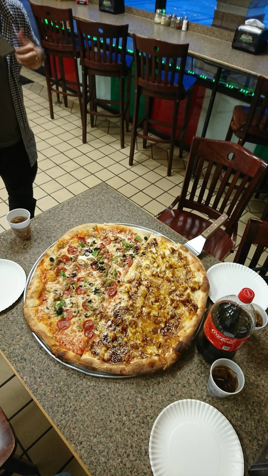 Bizzarro Pizza | restaurant | 635 S Wickham Rd, West Melbourne, FL 32904, USA | 3219530334 OR +1 321-953-0334