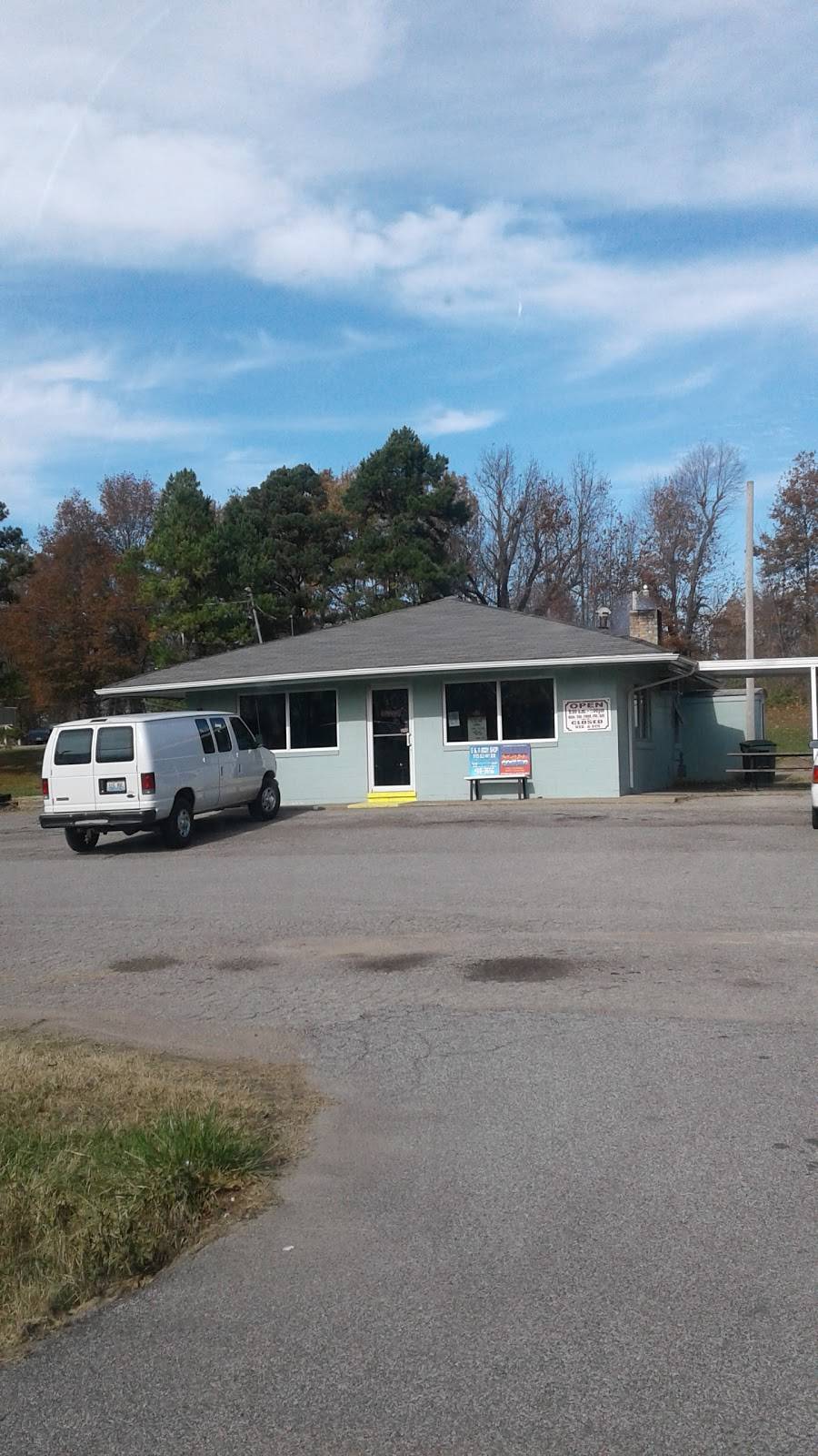 Leighs Barbecue | restaurant | 9405 US-60, Kevil, KY 42053, USA | 2704883434 OR +1 270-488-3434