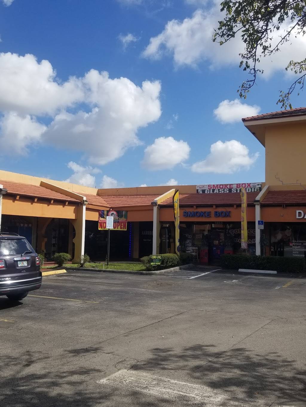 Uncle Phil | restaurant | 3856 N University Dr, Sunrise, FL 33351, USA | 7543023919 OR +1 754-302-3919