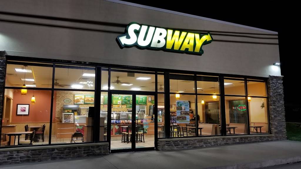 Subway Restaurants | restaurant | 938 E Park Ave, Fairmont, WV 26554, USA | 3043671497 OR +1 304-367-1497