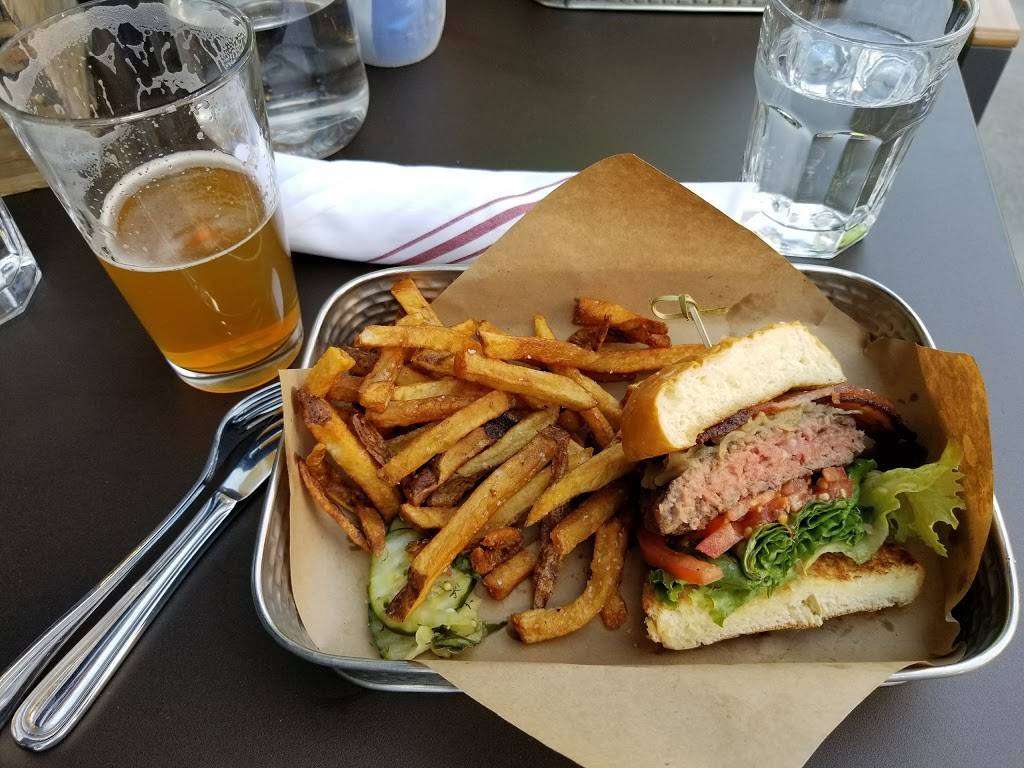 Tap & Burger Sloans Lake | restaurant | 1565 N, Raleigh St #100, Denver, CO 80204, USA | 7204566779 OR +1 720-456-6779