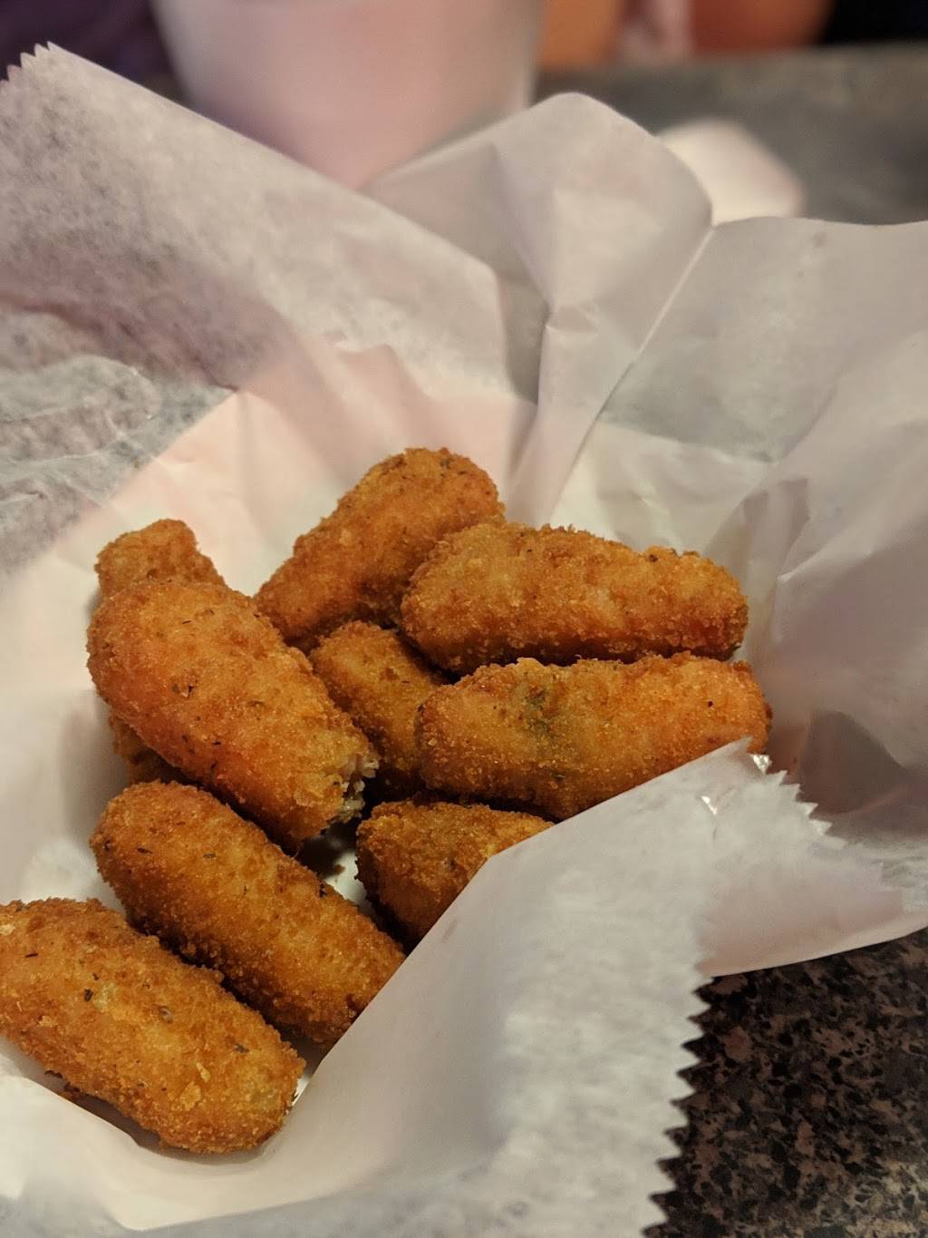 Lone Cabbage Fish Camp | restaurant | 8199 W King St, Cocoa, FL 32926, USA | 3216324199 OR +1 321-632-4199