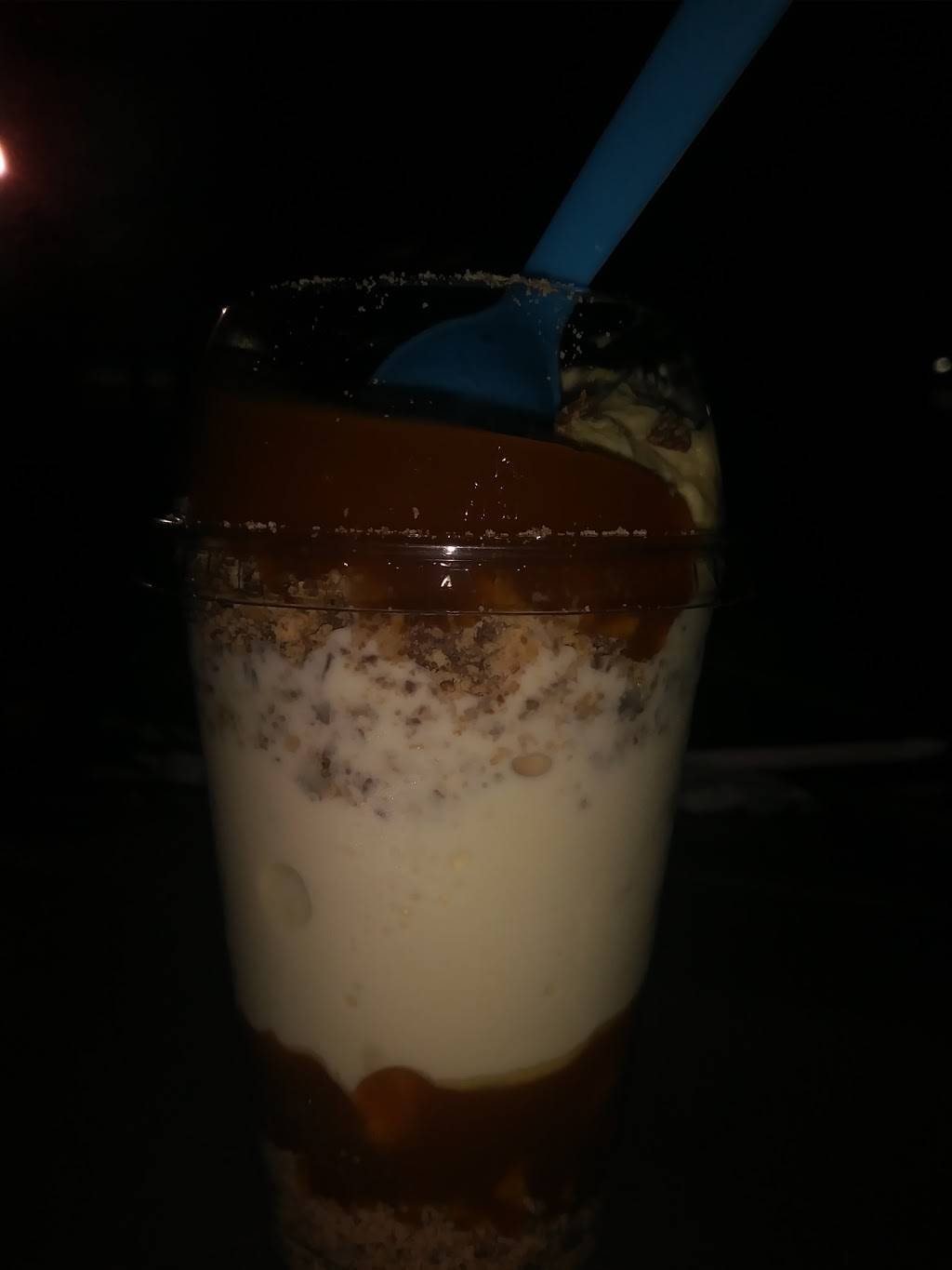 Checkers | restaurant | 300 E 9 Mile Rd, Hazel Park, MI 48030, USA | 2485425607 OR +1 248-542-5607