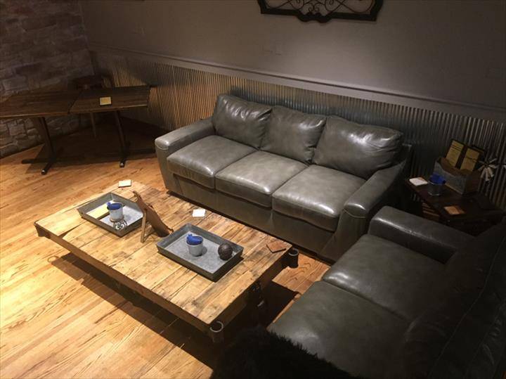 Blue Tin Martini Lounge | restaurant | 312 Liberty St, Morris, IL 60450, USA | 8155133942 OR +1 815-513-3942