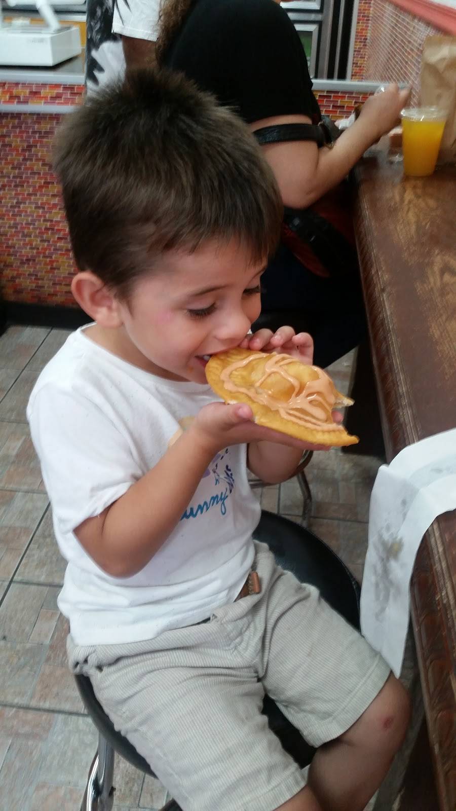 Empanadas Monumental | restaurant | 3772 Broadway, New York, NY 10032, USA | 6465592502 OR +1 646-559-2502