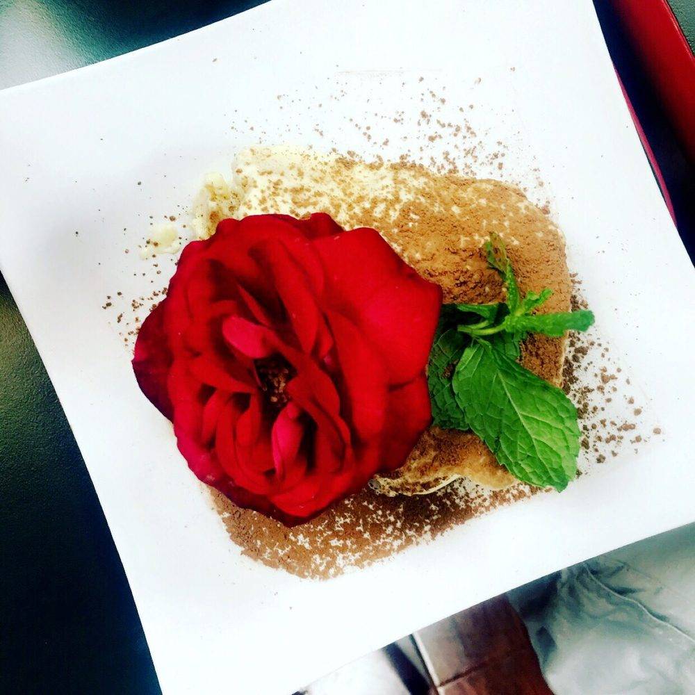 Red Stone Bistro | restaurant | 2635 Whittier Blvd, Los Angeles, CA 90023, USA | 3236852198 OR +1 323-685-2198