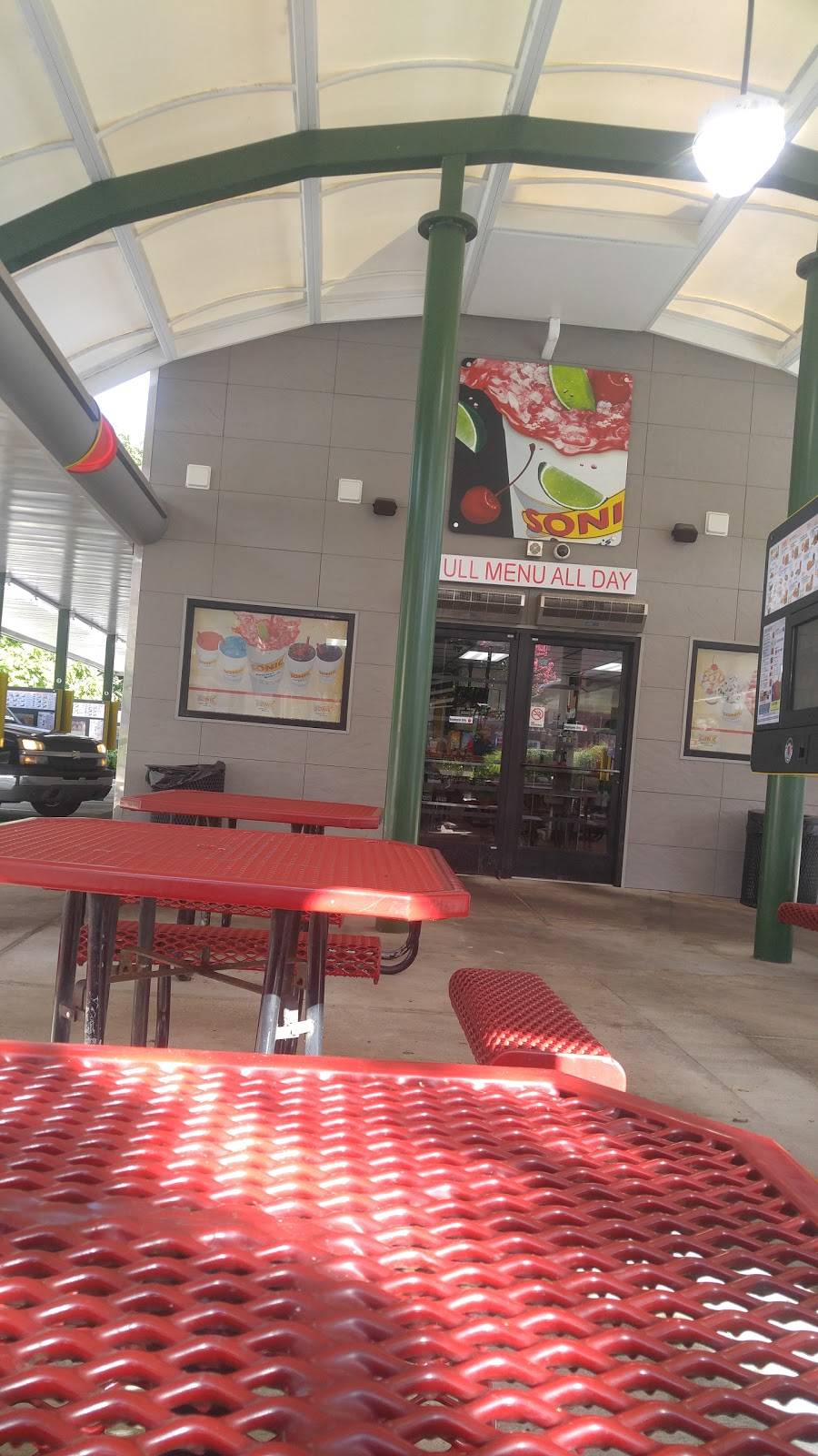 Sonic Drive-In | restaurant | 3910 Gallatin Pike, Nashville, TN 37216, USA | 6152260050 OR +1 615-226-0050